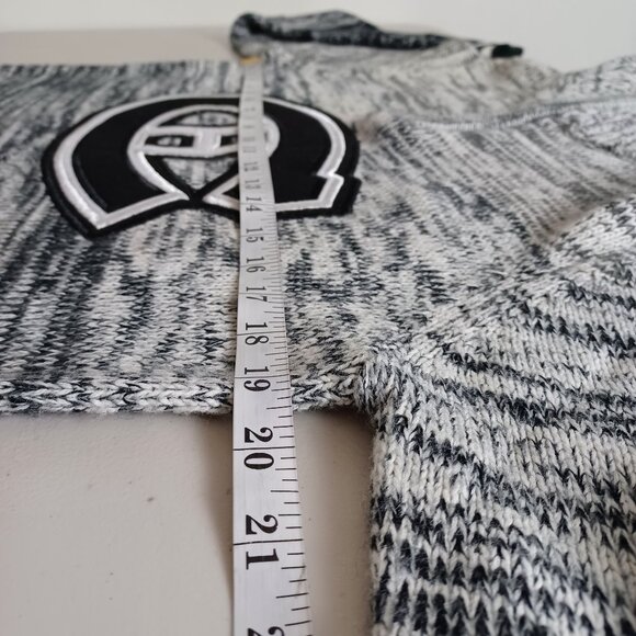 NHL Montreal Canadians Fan Sweater - Picture 11 of 16